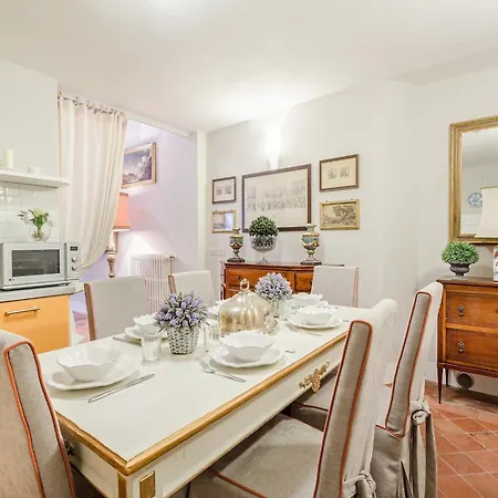 Antique Ground Floor In Apartman Lucca