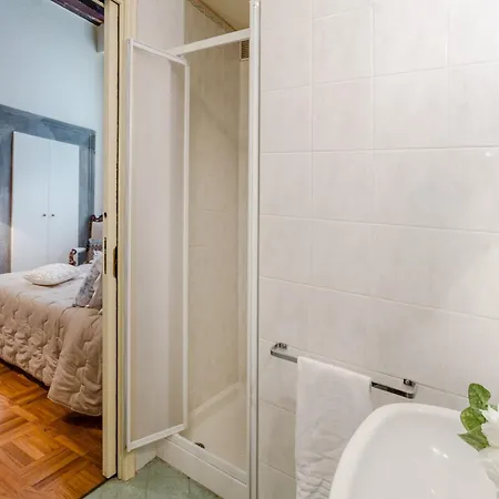Apartman Antique Ground Floor In