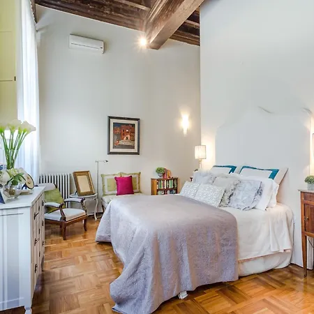 In Near Piazza San Michele Appartement Lucques