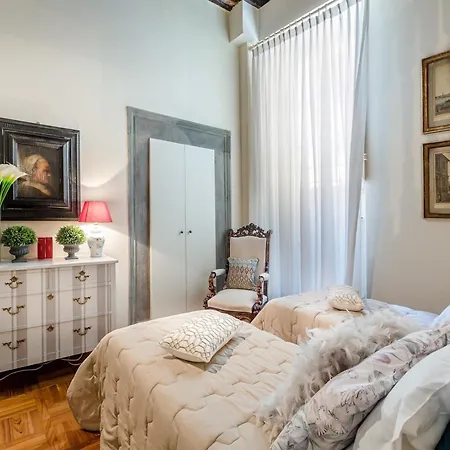 Antique Ground Floor In Apartman Lucca