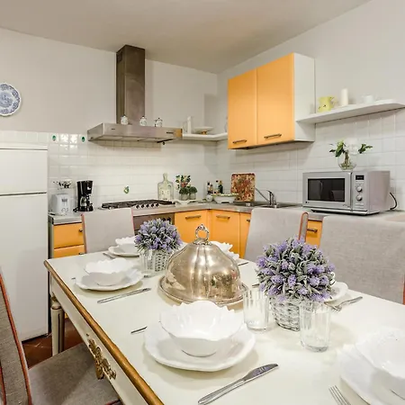 Apartman Antique Ground Floor In *